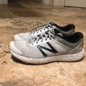 New Balance tennis shoes size 9